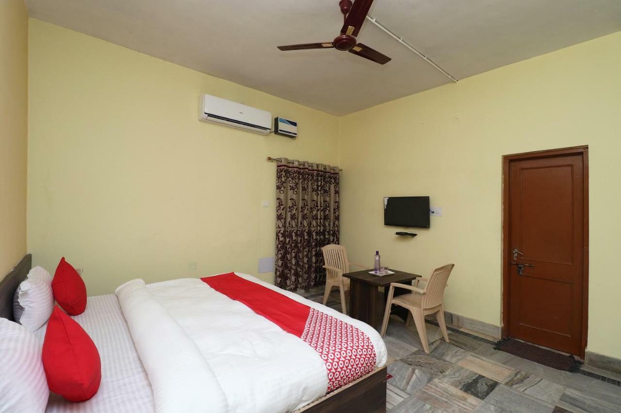 Oyo 35736 Shree Jagannath Lodge Puri Exterior photo